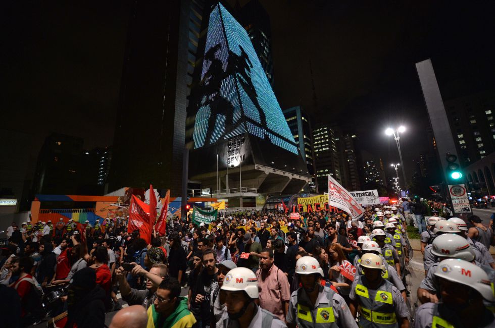 «Las protestas vuelven a las calles brasileñas a un mes del Mundial»